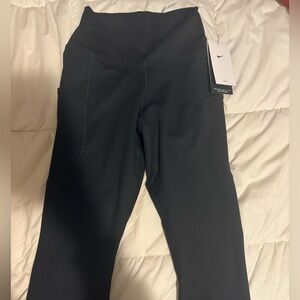 SMALL NIKE PRO LEGGINGS